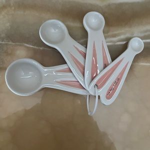Bunny ear measuring spoons, new without tags
